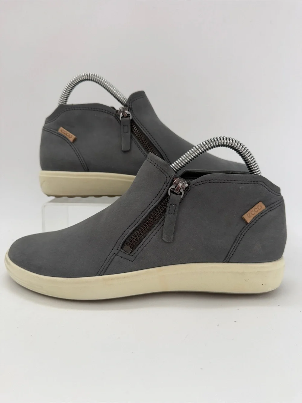 ECCO Soft 7 Women's Nubuck Zip Bootie Shadow Gray Women's Size 6.0-6.5